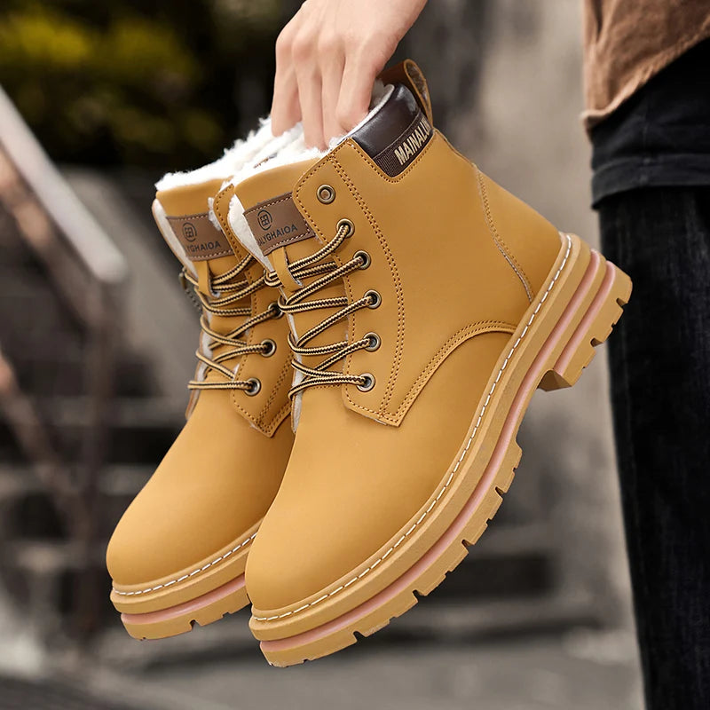 Men's Outdoor Snow Boots, Suitable for Winter Wear, Comfortable and Stylish, with Excellent Warmth and Ease of Wear. The Soles P