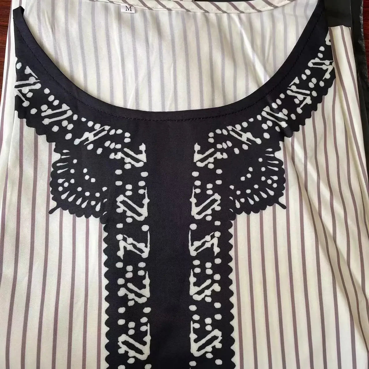 New 2025 Traditional Muslim Clothing Eid Middle East Jubba Thobe Men Thobe Arab Muslim Robes with Long Sleeves Gifts for Husband