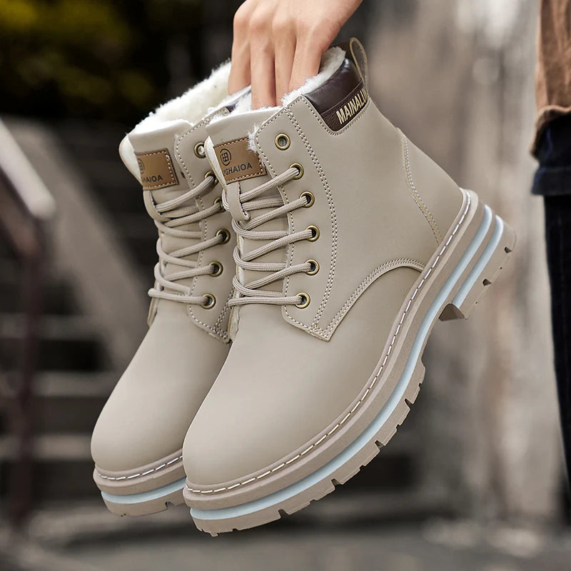 Men's Outdoor Snow Boots, Suitable for Winter Wear, Comfortable and Stylish, with Excellent Warmth and Ease of Wear. The Soles P
